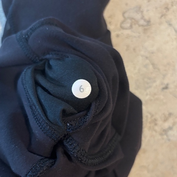 Lululemon size 6 black leggings with mesh detail - Picture 5 of 6